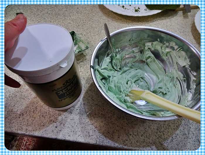 13-スピルリナ粉末と抹茶のホイップクリーム_DSC00301
