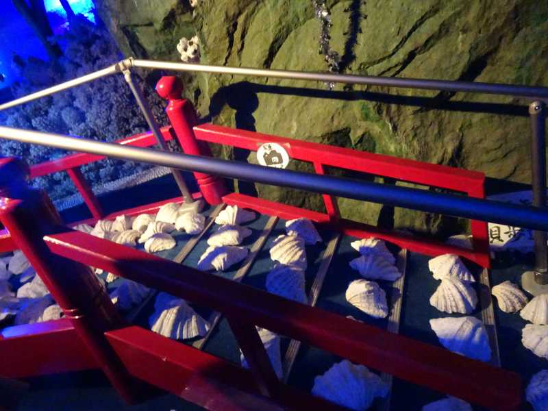 03-龍宮城の赤い橋 